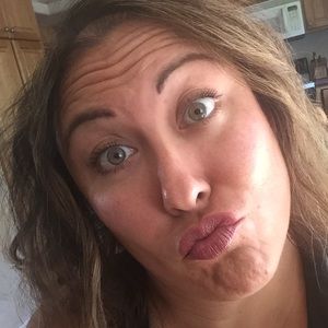 Meet your Posher, Rayna